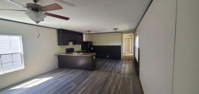 Photo 3 of 11 of home located at 14 Woodland Park Rd Waverly, OH 45690