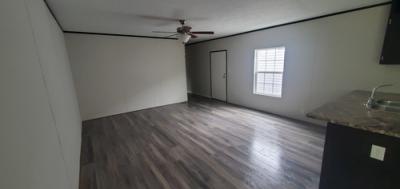 Photo 4 of 11 of home located at 14 Woodland Park Rd Waverly, OH 45690