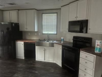 Photo 3 of 10 of home located at 25898 I-30 Frontage Rd Bryant, AR 72022