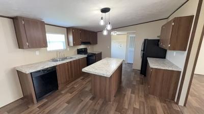Photo 2 of 28 of home located at 19124 Lagloria Rd Elmendorf, TX 78112