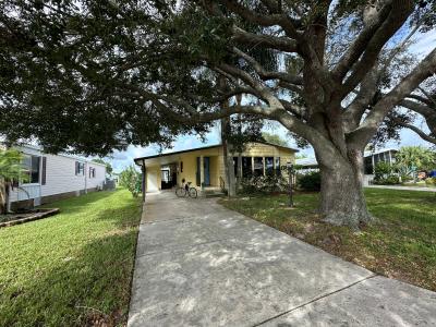 Photo 2 of 21 of home located at 3617 West Derry Drive Sebastian, FL 32958
