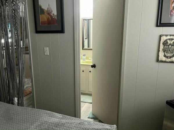 1972 UNITED MOBILE HOMES CORON Mobile Home