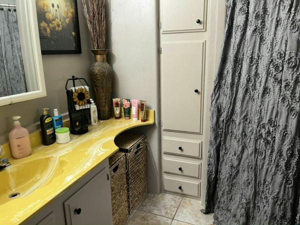 1972 UNITED MOBILE HOMES CORON Mobile Home