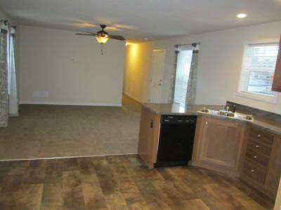 Photo 4 of 6 of home located at 5001 South Ave Lot 193 Toledo, OH 43615