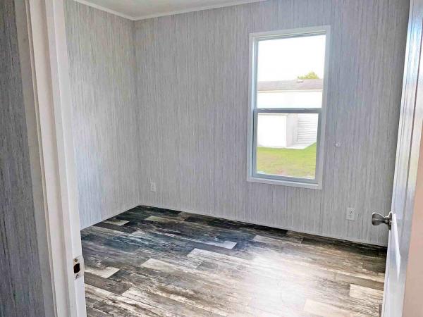 2025 Skyline Lake Manor   Home