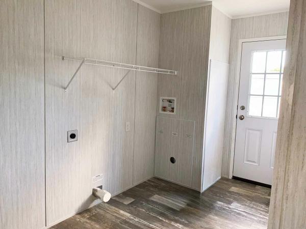 2025 Skyline Lake Manor   Home