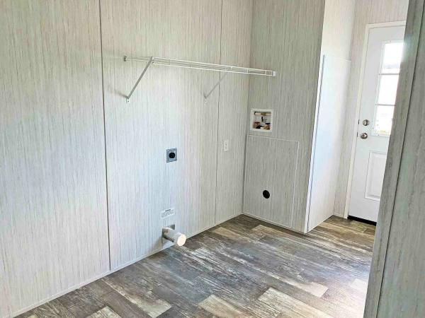 2025 Skyline Lake Manor   Home