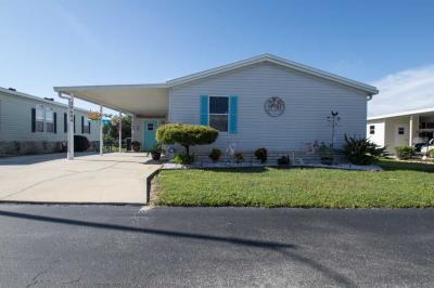 Photo 2 of 29 of home located at 39604 Keiths Cir Zephyrhills, FL 33542