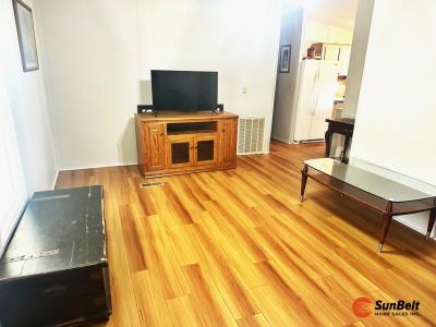 Photo 3 of 20 of home located at 1022 Woodside Drive Wildwood, FL 34785