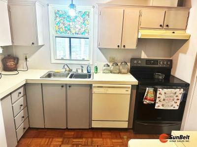 Photo 5 of 20 of home located at 1022 Woodside Drive Wildwood, FL 34785