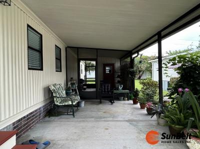 Photo 4 of 32 of home located at 2251 NE 19th Avenue Lot 30 Ocala, FL 34470