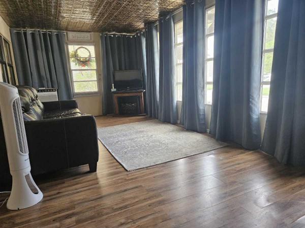 1973 IMPE Manufactured Home