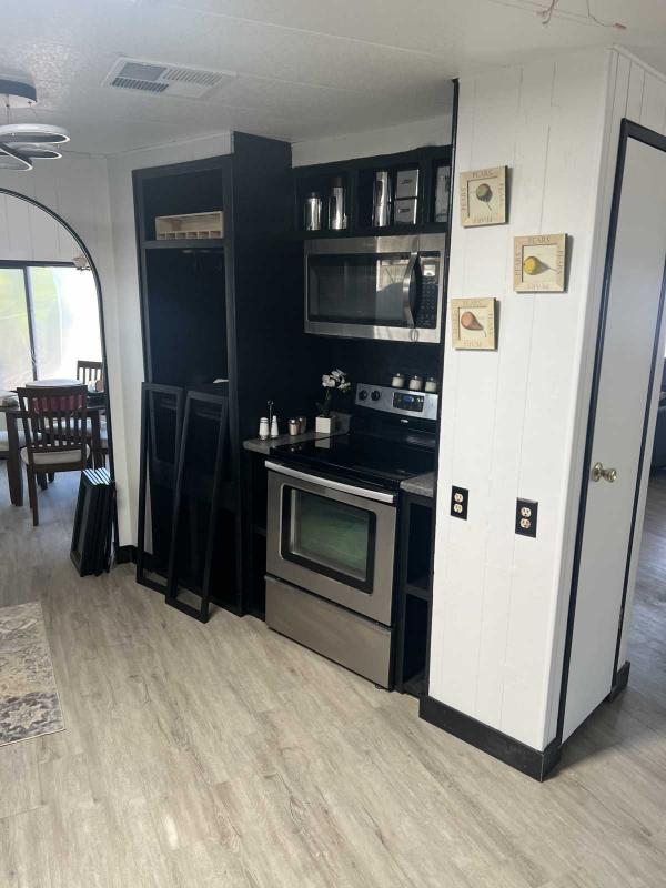 1983 Cavco Mobile Home