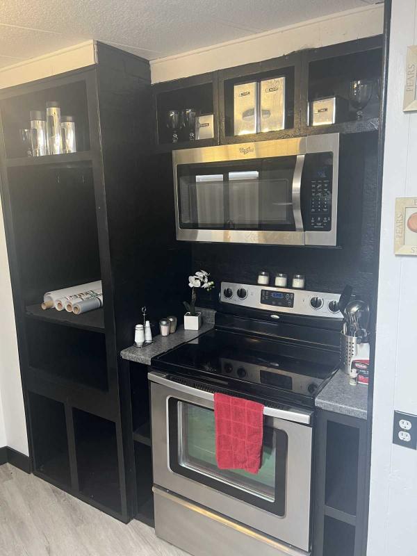 1983 Cavco Mobile Home