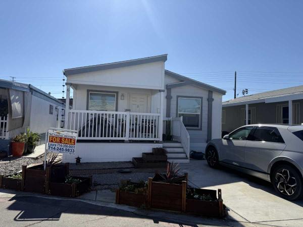 2023 Fleetwood 220CL24443D Mobile Home