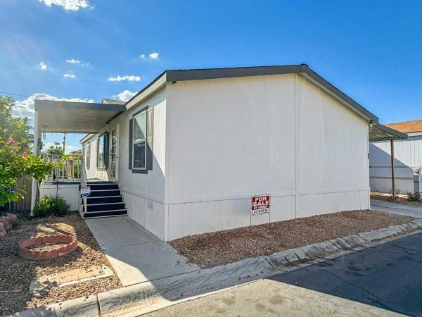 2004 Fleetwood Entertainer Ultra Manufactured Home