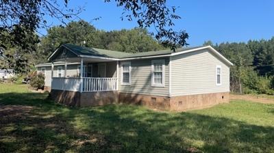 Mobile Home at 900 County Road 441 Hillsboro, AL 35643