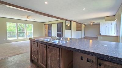 Photo 5 of 14 of home located at 382 Leona Wyatt Rd Corbin, KY 40701