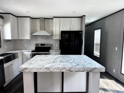 Photo 4 of 11 of home located at 3938 Oneonta Cutoff Albertville, AL 35950