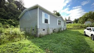 Mobile Home at 2605 Highway 219 Wallins Creek, KY 40873