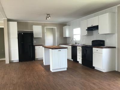 Photo 4 of 7 of home located at 141 Alhambra Dr. San Marcos, TX 78666