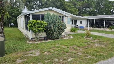 Photo 2 of 18 of home located at 7001 W Rushport Lane Homosassa, FL 34446