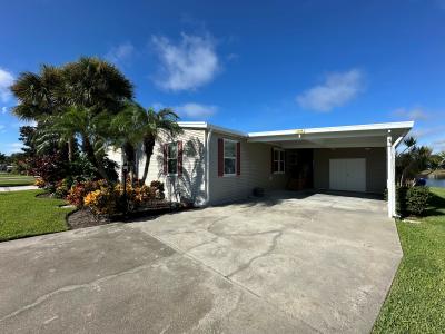Photo 2 of 22 of home located at 2019 East Lakeview Drive Sebastian, FL 32958