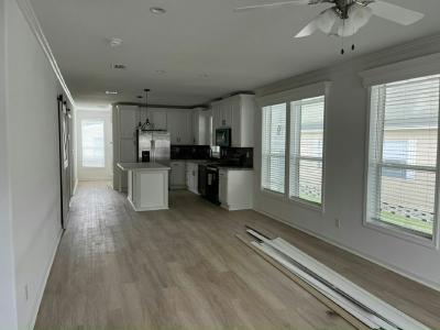 Photo 5 of 20 of home located at 112 Tahitian Drive Ellenton, FL 34222