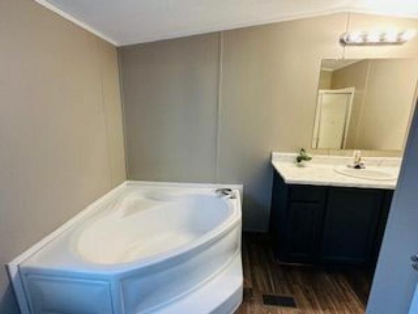 2002 Clayton Homes Inc Community Series Mobile Home