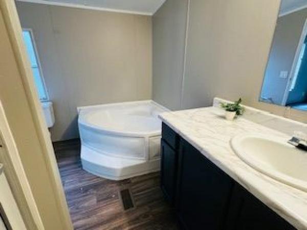 2002 Clayton Homes Inc Community Series Mobile Home