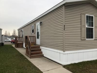 Photo 2 of 10 of home located at 926 Cour Retta Warren, MI 48091