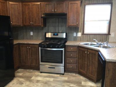 Photo 5 of 10 of home located at 926 Cour Retta Warren, MI 48091