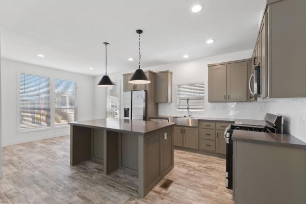 2025 71HIP28563CH25 Mobile Home