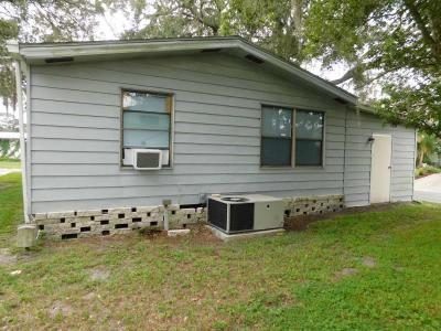 Photo 4 of 37 of home located at 38337 Spreading Oaks Blvd. Zephyrhills, FL 33541