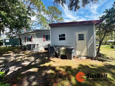 Photo 5 of 46 of home located at 5800 Oakridge Drive Lot 38 Homosassa, FL 34448