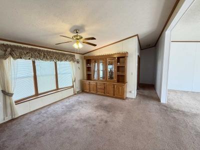 Photo 3 of 18 of home located at 372 Tulip Cir Matteson, IL 60443