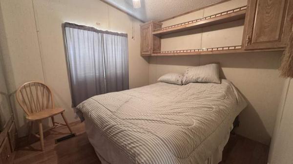 1990 Skyline Manufactured Home
