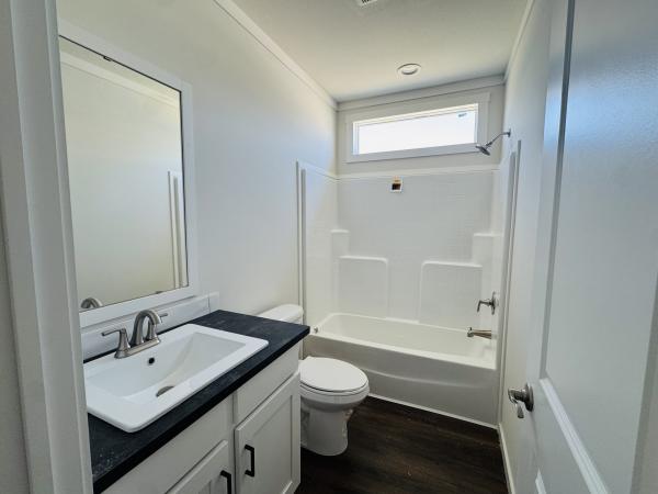 2025 Clayton 32LKS28523CH25 Mobile Home