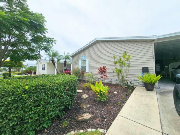 Photo 1 of 2 of home located at 1677 Primrose Lane Sebring, FL 33872