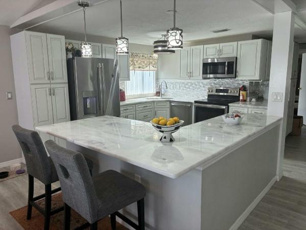 1985 Park HS Manufactured Home