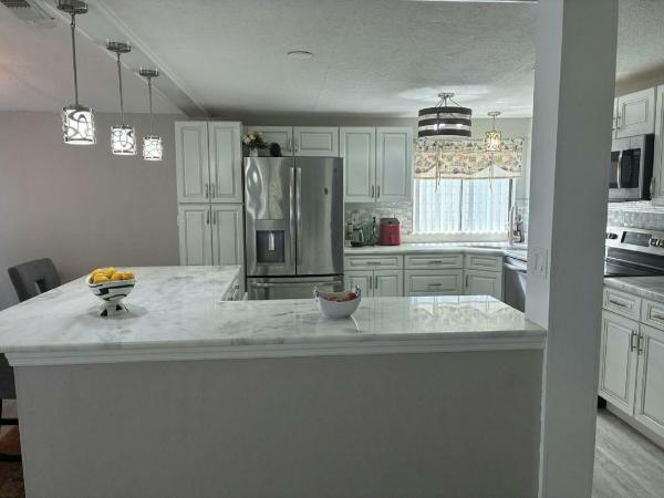1985 Park HS Manufactured Home