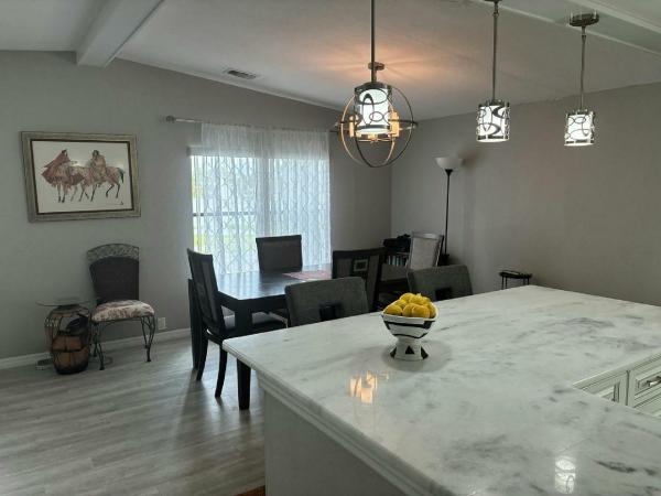 1985 Park HS Manufactured Home