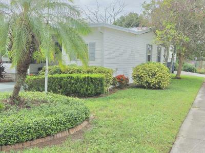 Photo 3 of 18 of home located at 933 Ridge Drive Auburndale, FL 33823