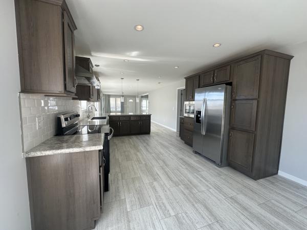 2023 Champion BW8379 Mobile Home