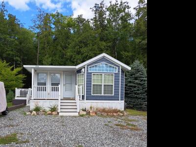 Mobile Home at 261 Point Sebago Road, Lot S0276 Casco, ME 04015