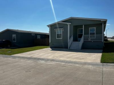 Photo 2 of 23 of home located at 100 Biloxi Ct. #16 Jarrell, TX 76537