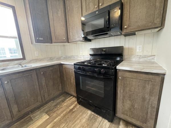 2022 Clayton - Wakarusa Mobile Home