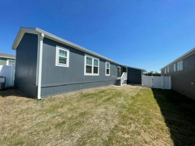 Photo 4 of 19 of home located at 203 Campfire Way Willis, TX 77318