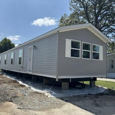 Mobile Home at 27 Crestwood Drive #0021 Middletown, IN 47356