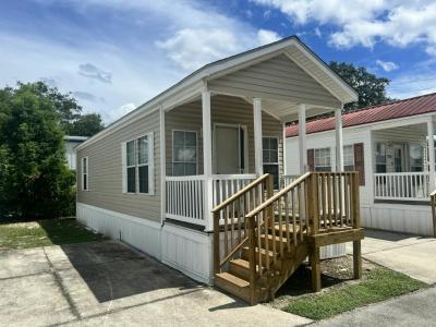 Mobile Home at 1106 Chicago Bulls St Avon Park, FL 33825